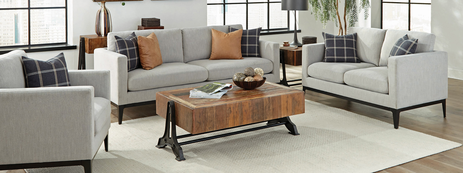 508681 LIVING ROOM LANDING